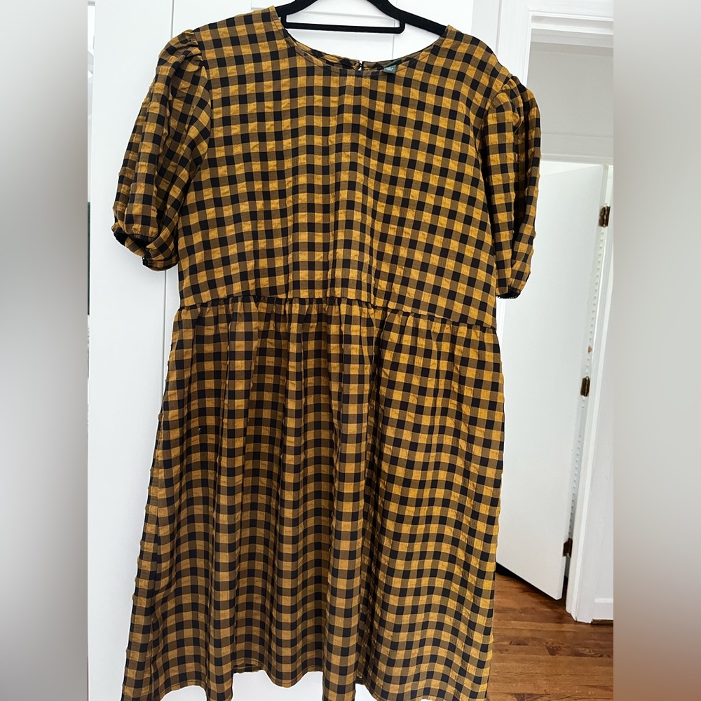 Puff sleeve gingham dress